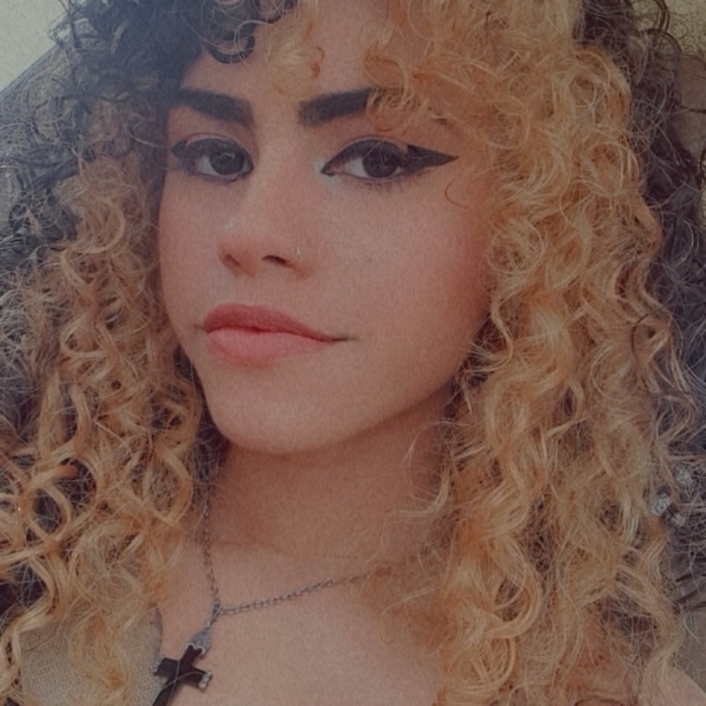 Meet your Posher, Valeria